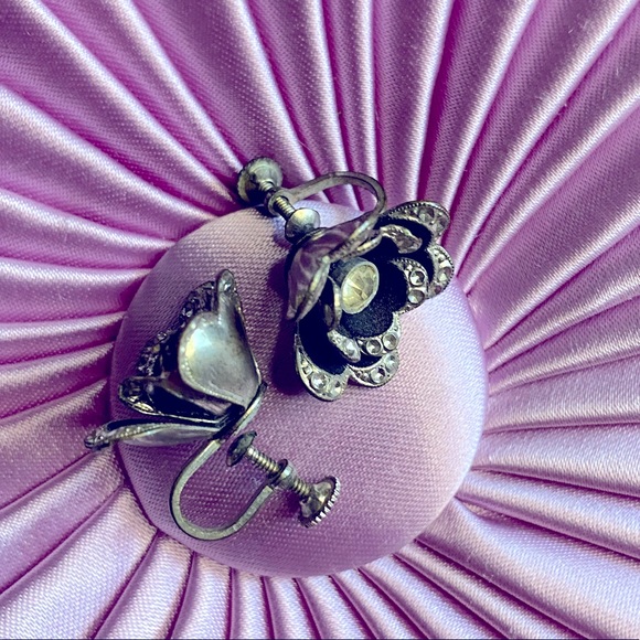 VINTAGE clip on earrings - Picture 4 of 5